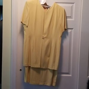 Ladies 2pc yellow gold dress and jacket